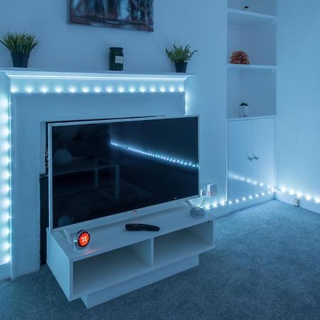Luxe Maisonette- Parking, 4K Tvs, Leds, Local Snacks And More! バース エクステリア 写真