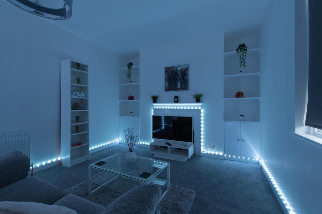 Luxe Maisonette- Parking, 4K Tvs, Leds, Local Snacks And More! バース エクステリア 写真