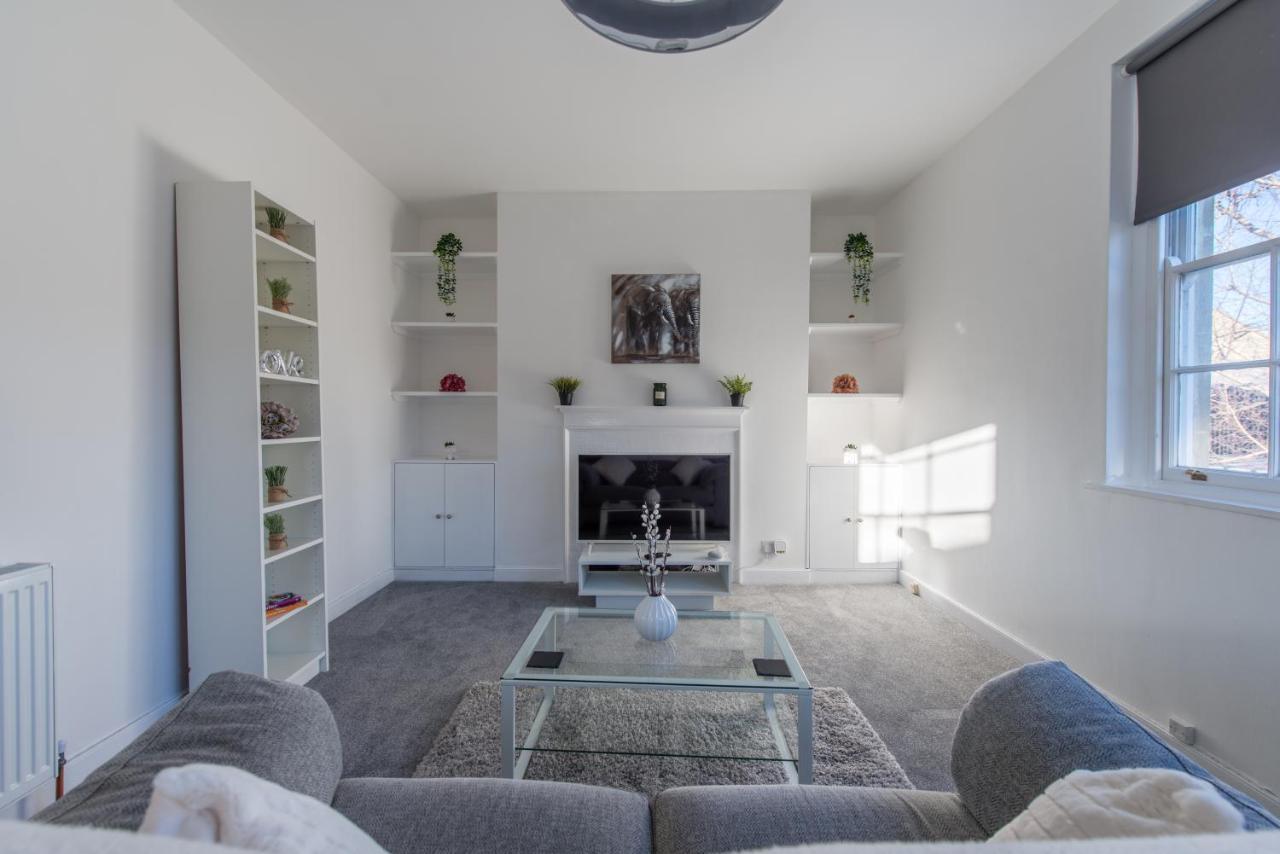 Luxe Maisonette- Parking, 4K Tvs, Leds, Local Snacks And More! バース エクステリア 写真